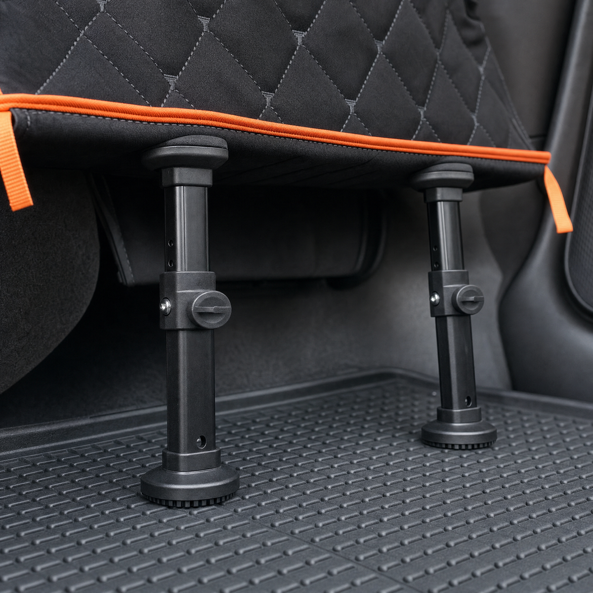 Adjustable supports standing on the car floor